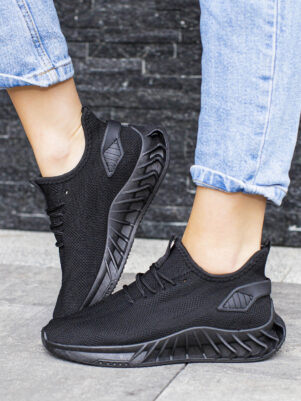 Czarne buty sportowe damskie na modnej podeszwie